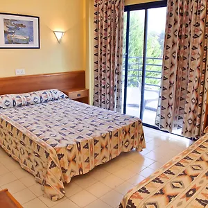 https://club-la-noria-playa-den-bossa-ibiza.balearic-islands.net